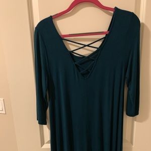 Stylish flow dress with criss cross back